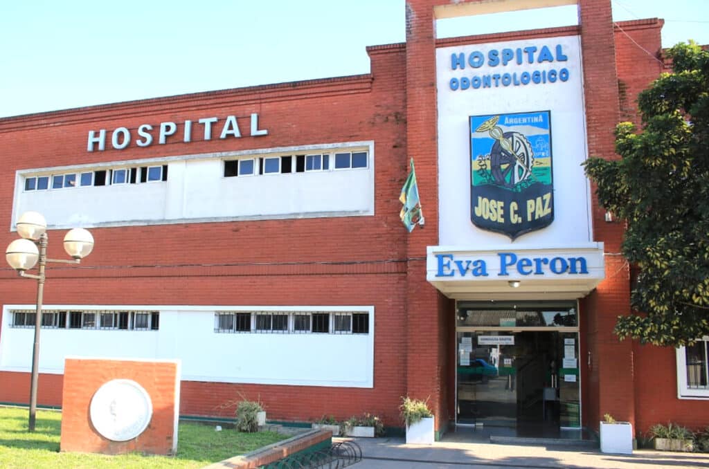 imagen del frente del hospital odontológico de josé c paz